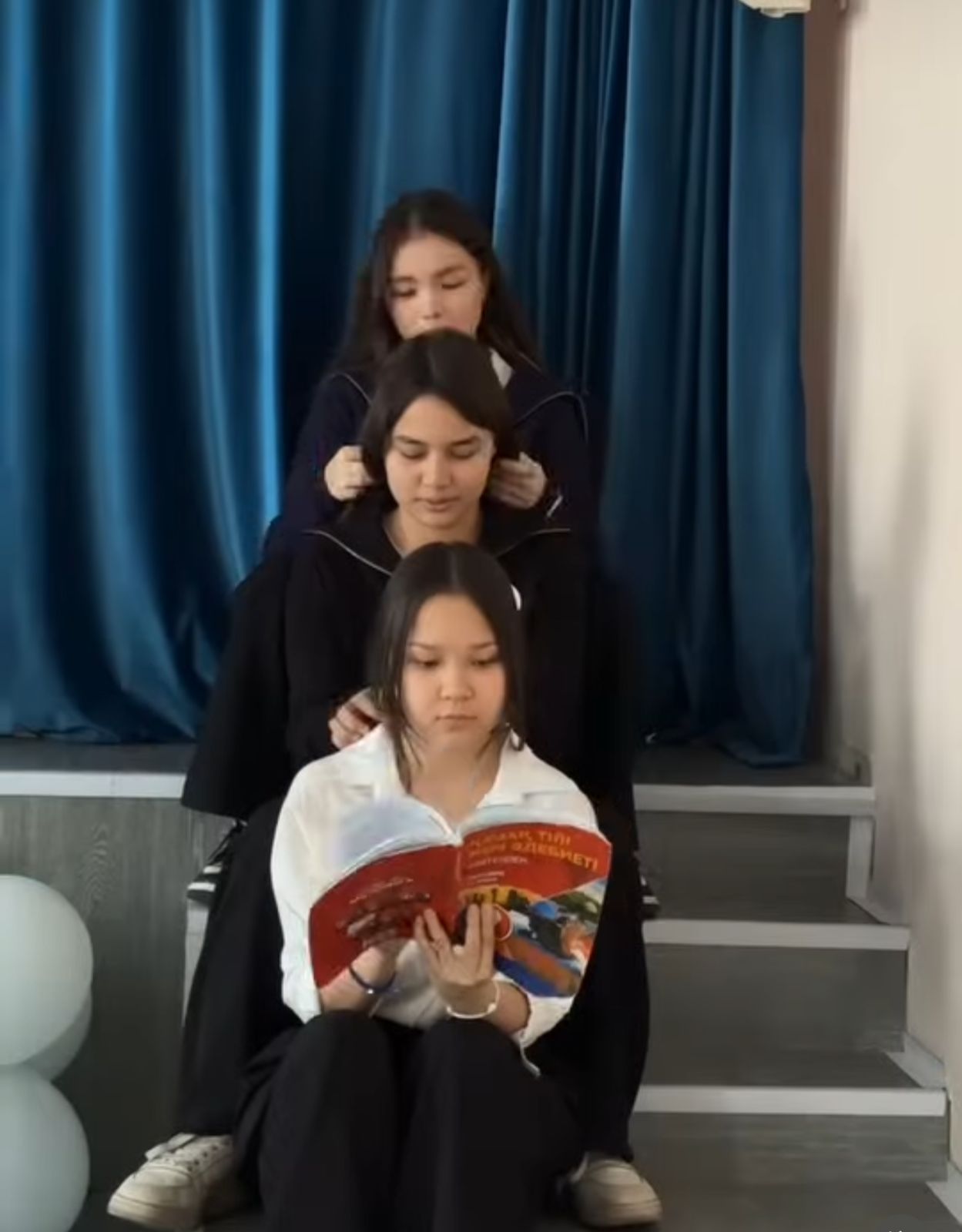 Шаш өру күні / День косичек!